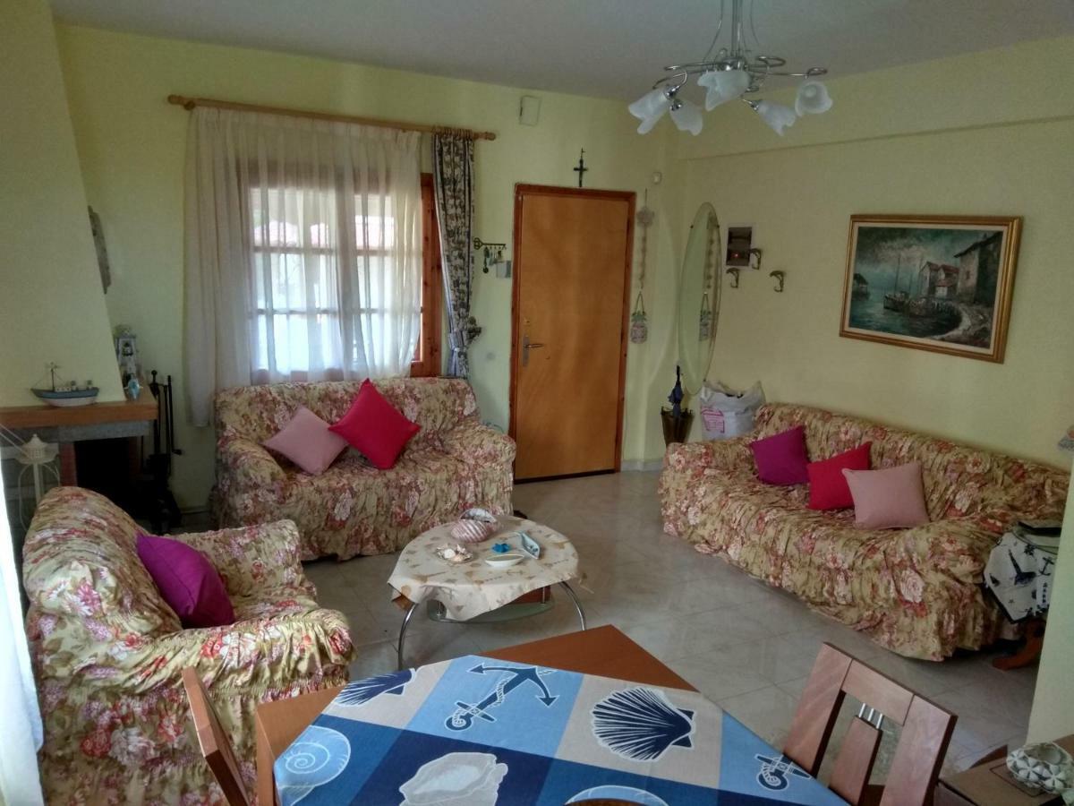 Family Seaside House In Mouries Villa Paralia Dionysiou Esterno foto